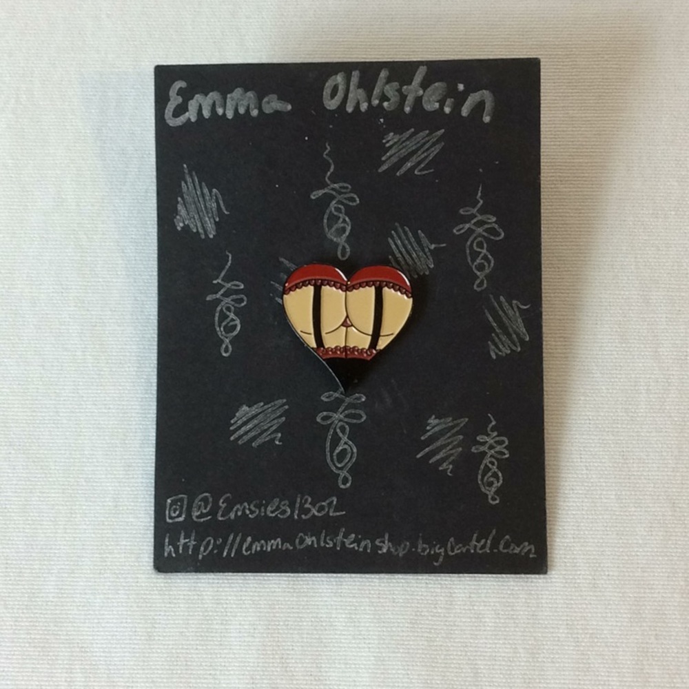 NEW Enamel Heart shaped sexy derrière pin